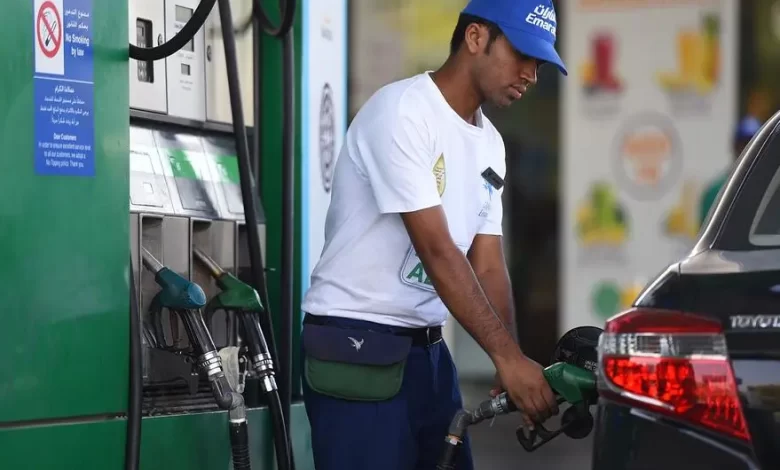 Emarat petrol station attendant fills up the tank of a car on September 25, 2017 in Dubai, United Arab Emirates. (Photo by Tom Dulat:Getty Images) Source: Zawya.com