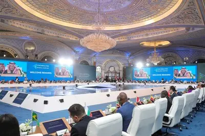 The first day of the third edition of Future Minerals Forum (FMF) saw the signing of 20 agreements and memorandums of understanding worth a total of SAR27 billion riyals between government agencies, companies and other organizations participating in the Forum. Image courtesy: Future Minerals Forum Source: Zawya.com
